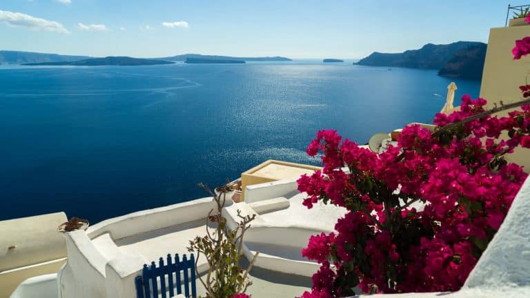11 motive de vis pentru care ar trebui să îți petreci vacanța în Santorini