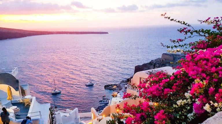 Impresionantele priveliști și peisajele exotice din Santorini!