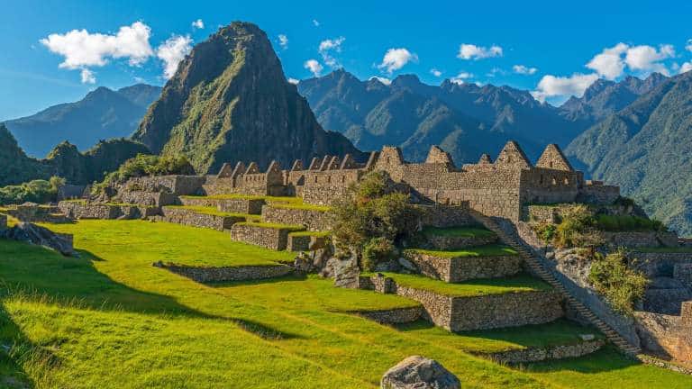 Machu Picchu - Un sanctuar ascuns în vârfurile munților, o comoară care așteaptă să fie descoperită!