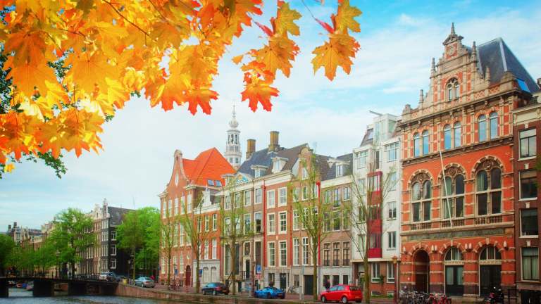 Amsterdamul și Farmecul Său Arhitectonic