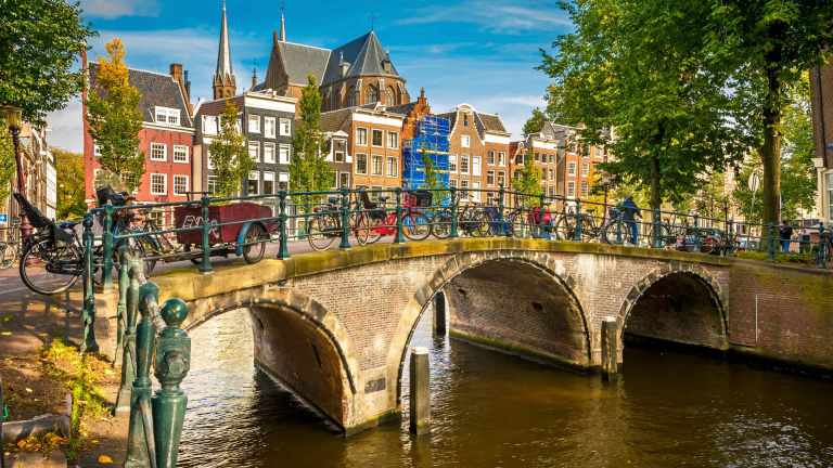 Cultura și istoria vibrantă a orașului Amsterdam
