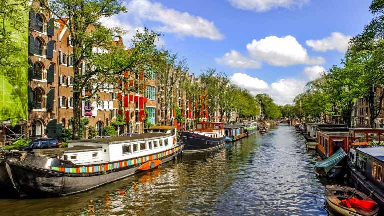 Descoperă Canalele Încântătoare ale Amsterdamului2