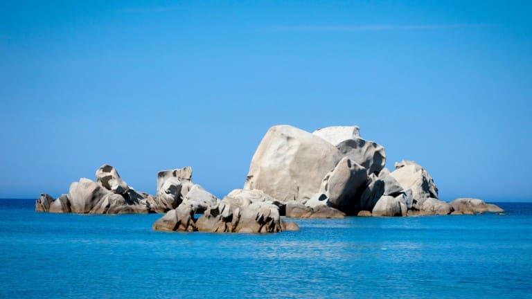 Cele mai frumoase plaje din Sardinia unde te poți bucura de soarele Italiei 3