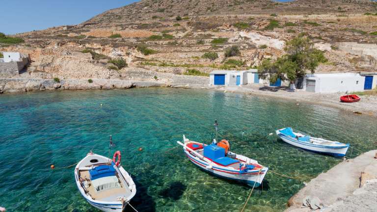 Kimolos - Vecină cu Milos, are plaje nisipoase și peisaje naturale impresionante 4