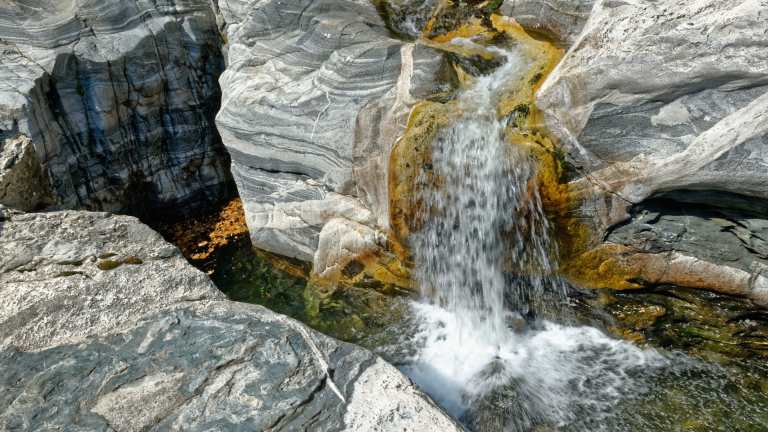 Samothraki - Cunoscută pentru cascadele sale naturale și plajele sălbatice 4