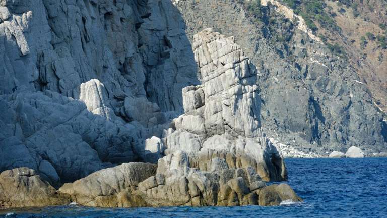 Samothraki - Cunoscută pentru cascadele sale naturale și plajele sălbatice 7