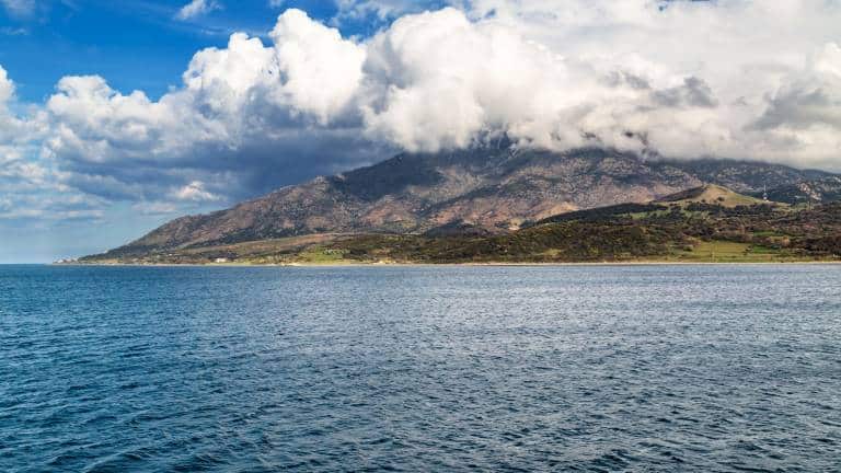 Samothraki - Cunoscută pentru cascadele sale naturale și plajele sălbatice.